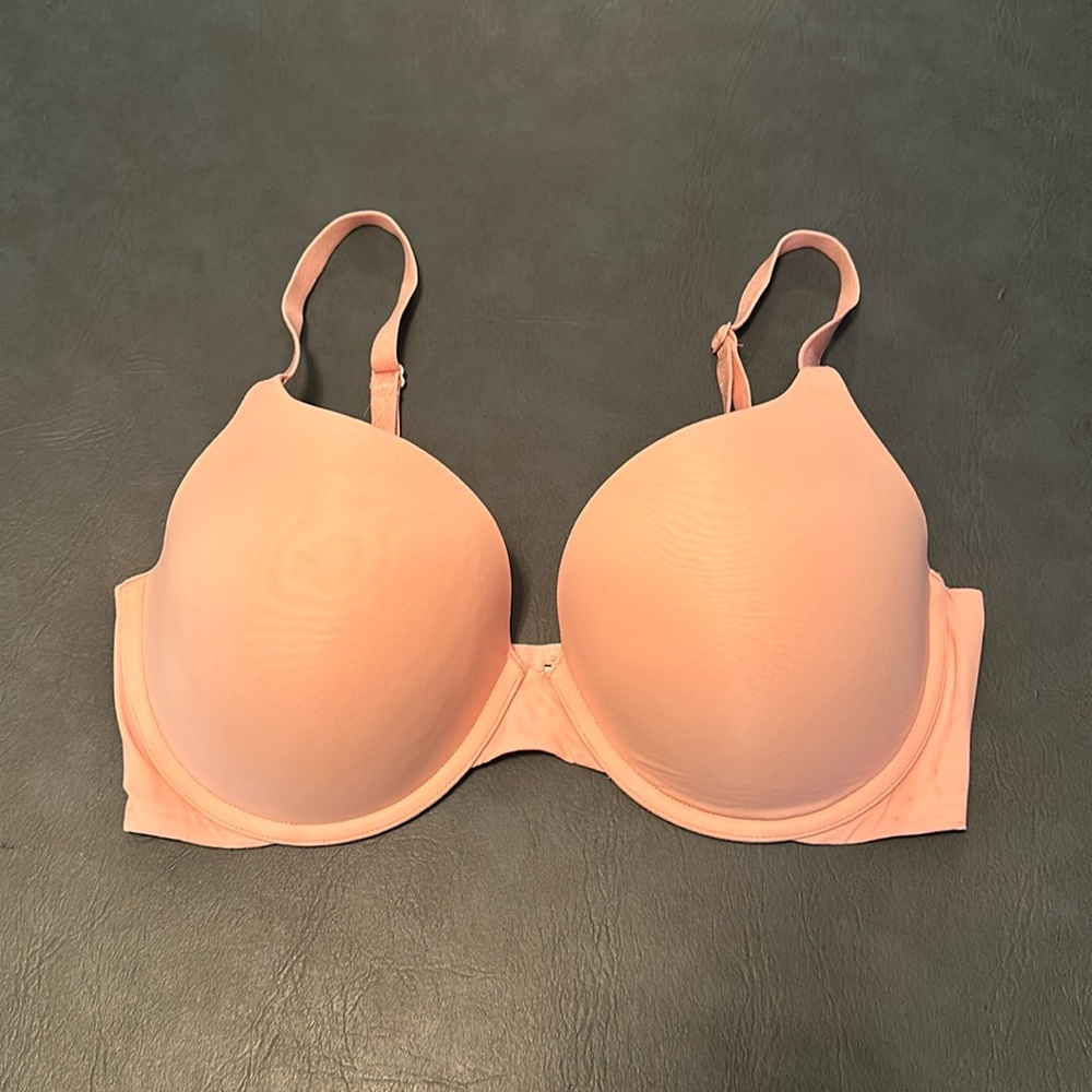 Victoria’s Secret - T-Shirt Push Up Full Coverage Bra - 34DD - Light Pink